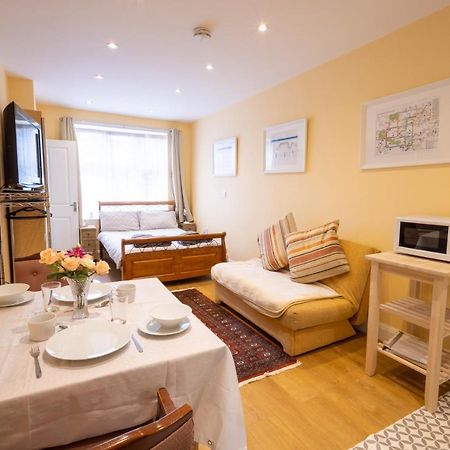 London Vegetarian Smoke & Pet Free En-Suite With Ev Parking Edgware Exterior foto