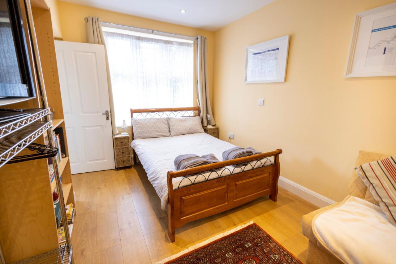 London Vegetarian Smoke & Pet Free En-Suite With Ev Parking Edgware Exterior foto