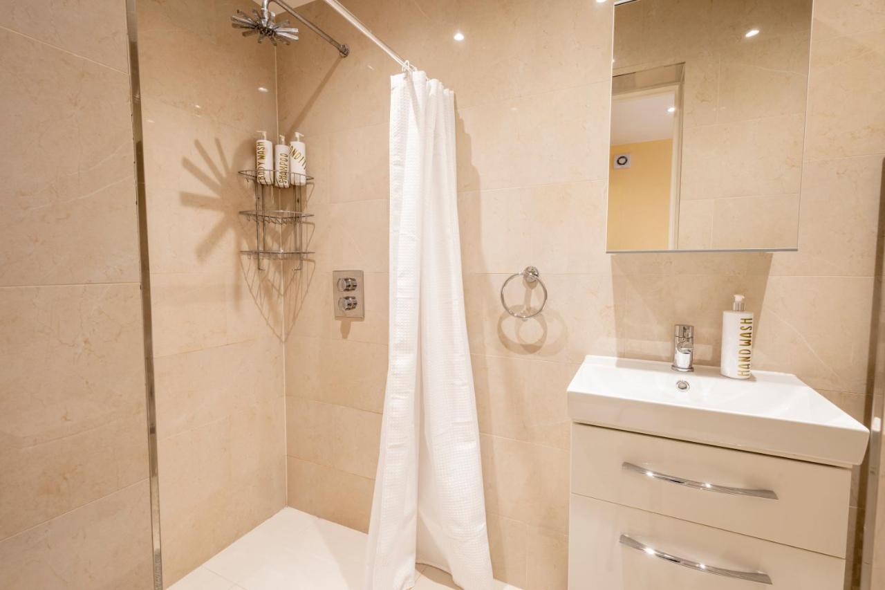 London Vegetarian Smoke & Pet Free En-Suite With Ev Parking Edgware Exterior foto