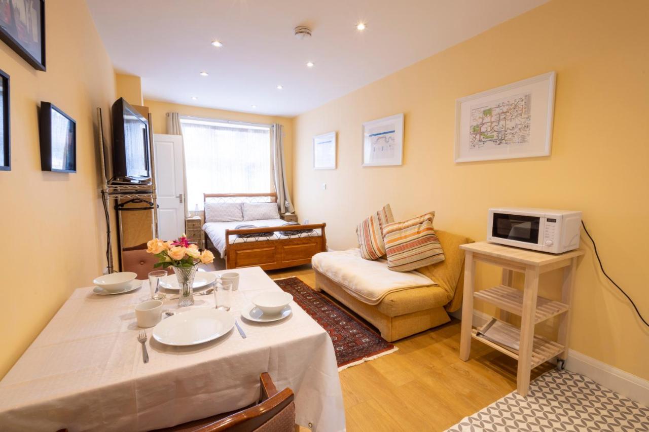 London Vegetarian Smoke & Pet Free En-Suite With Ev Parking Edgware Exterior foto