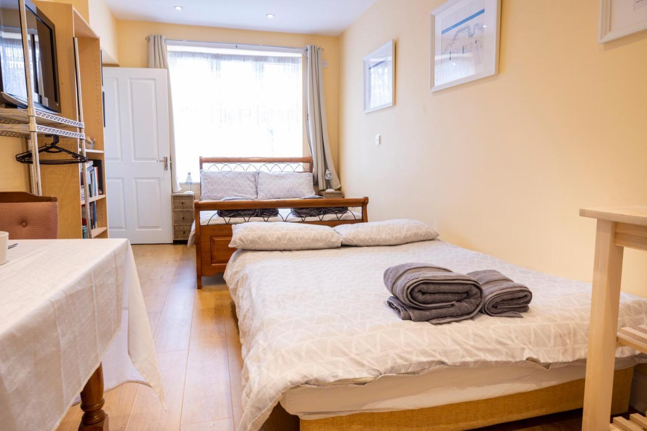 London Vegetarian Smoke & Pet Free En-Suite With Ev Parking Edgware Exterior foto