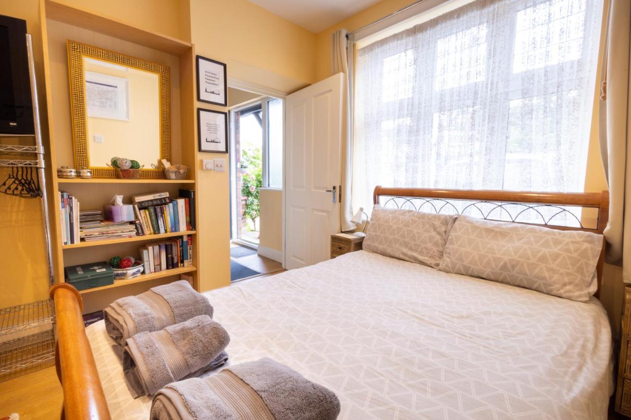 London Vegetarian Smoke & Pet Free En-Suite With Ev Parking Edgware Exterior foto