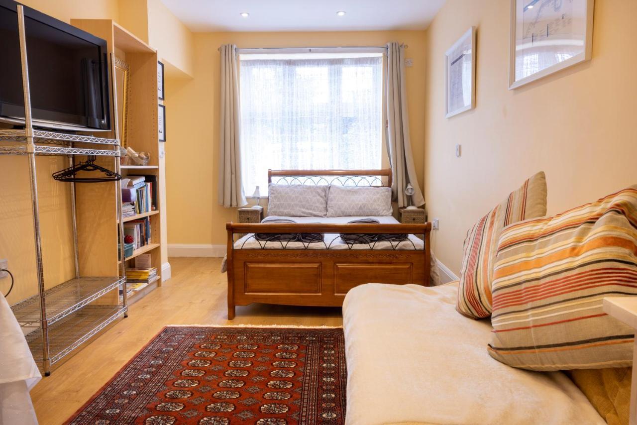 London Vegetarian Smoke & Pet Free En-Suite With Ev Parking Edgware Exterior foto