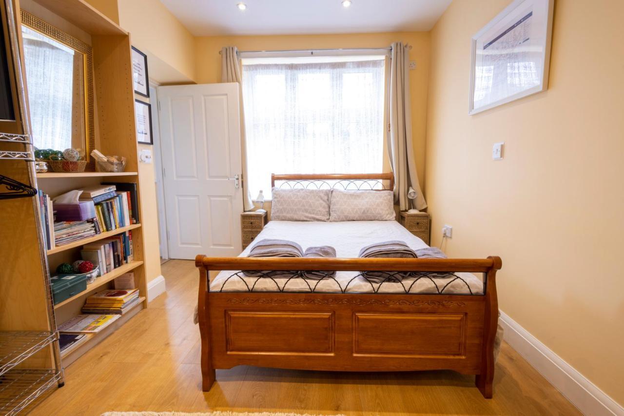 London Vegetarian Smoke & Pet Free En-Suite With Ev Parking Edgware Exterior foto