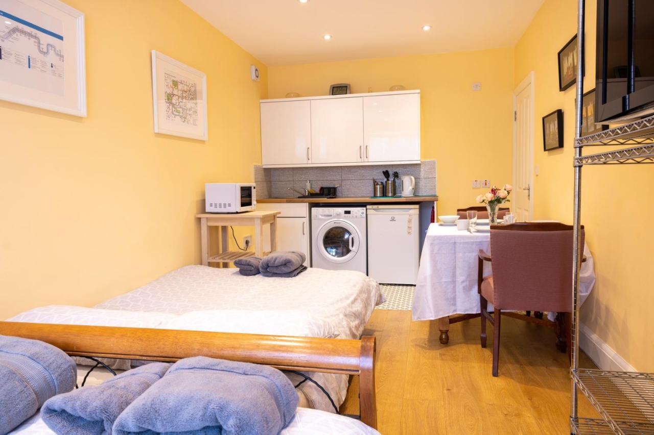 London Vegetarian Smoke & Pet Free En-Suite With Ev Parking Edgware Exterior foto