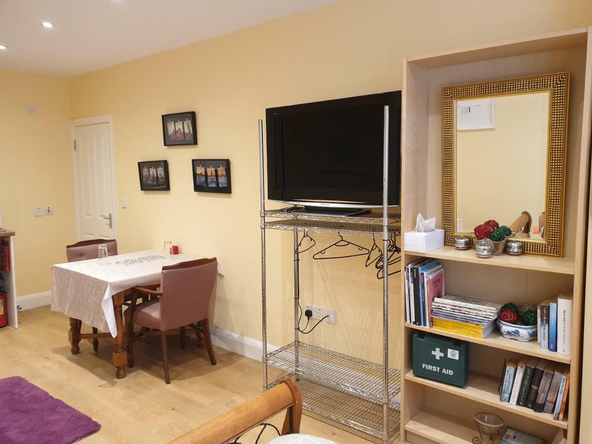 London Vegetarian Smoke & Pet Free En-Suite With Ev Parking Edgware Exterior foto